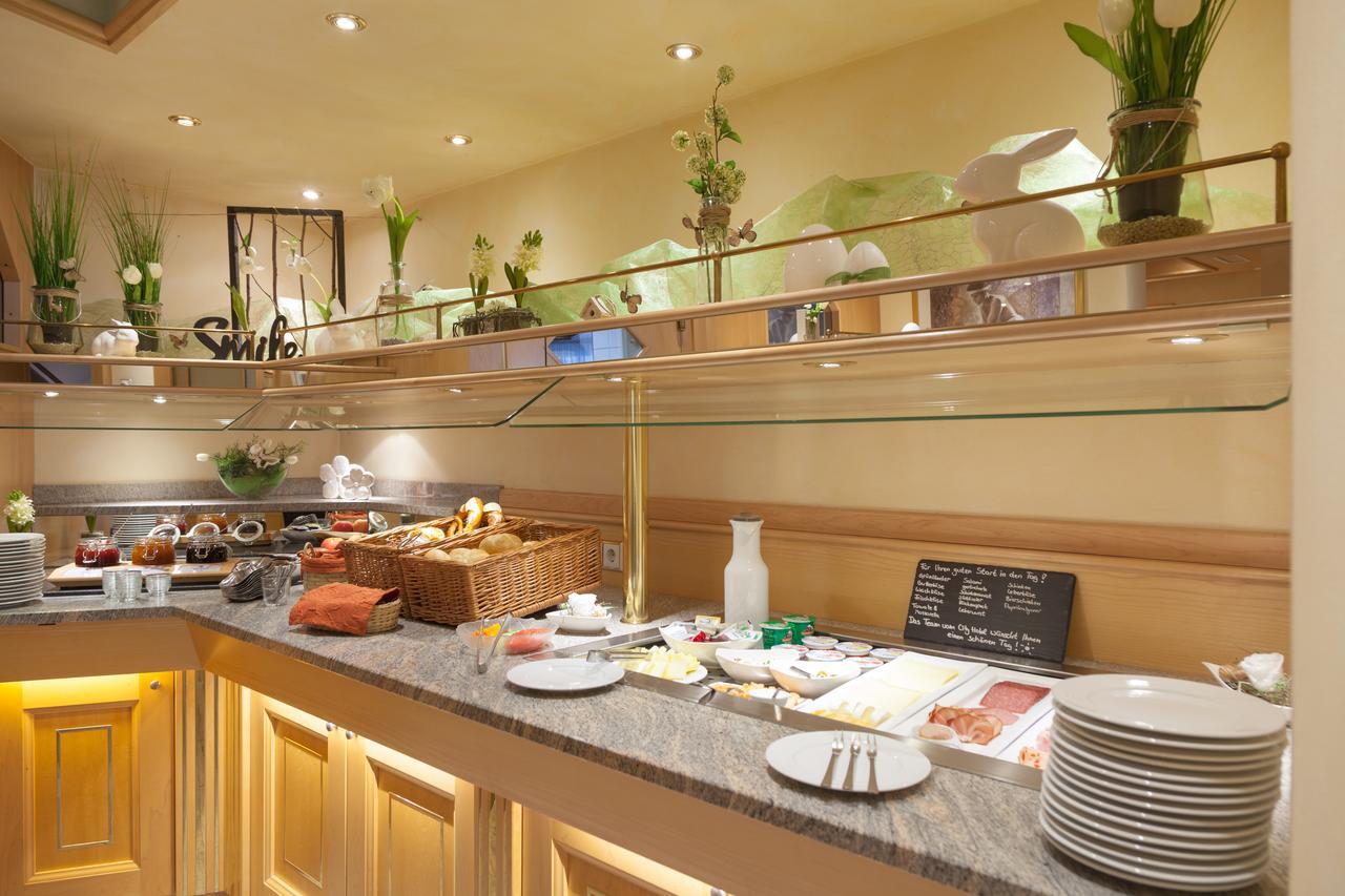 City-Hotel Garni นอย-อุล์ม ภายนอก รูปภาพ
