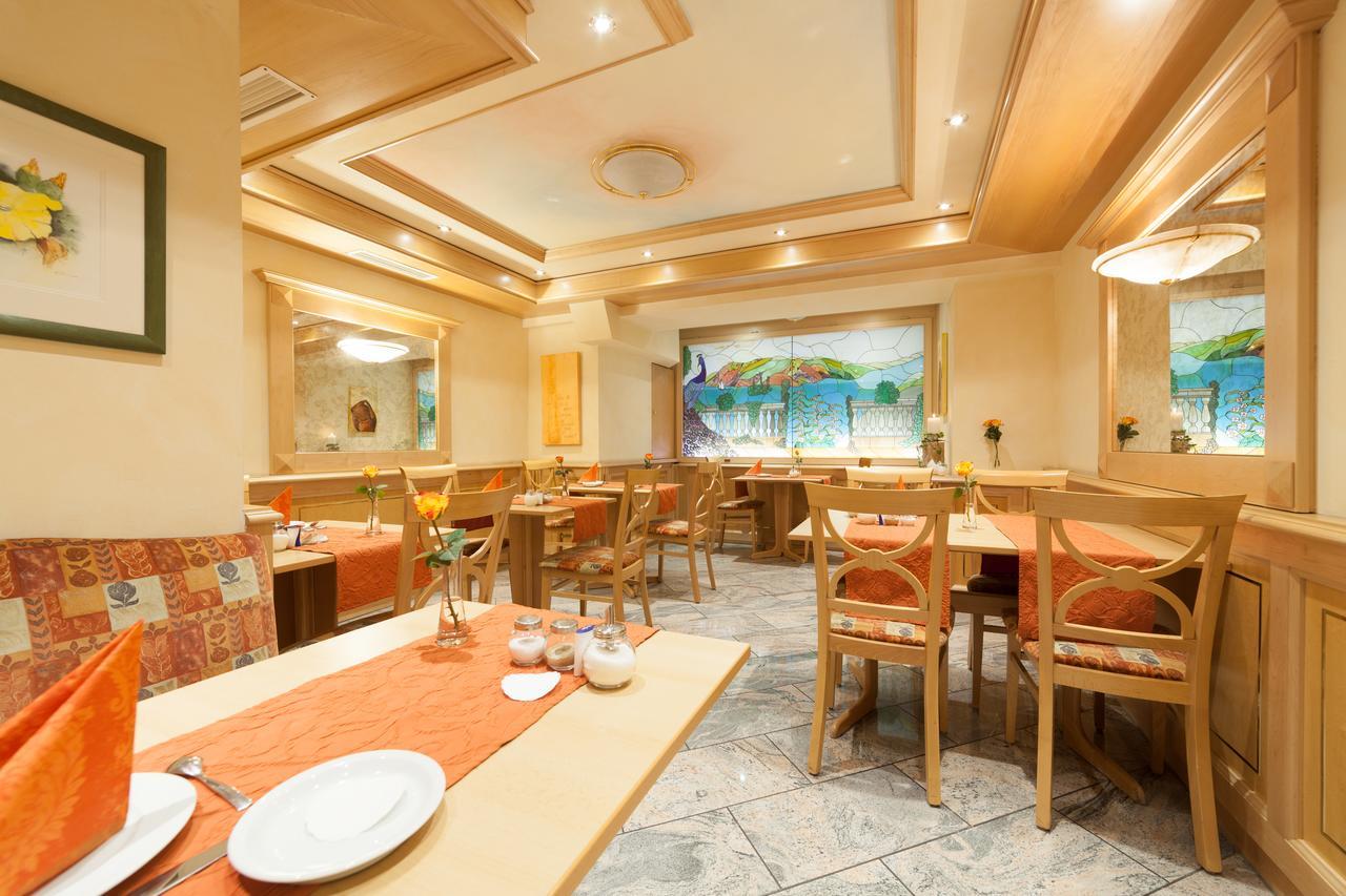 City-Hotel Garni นอย-อุล์ม ภายนอก รูปภาพ